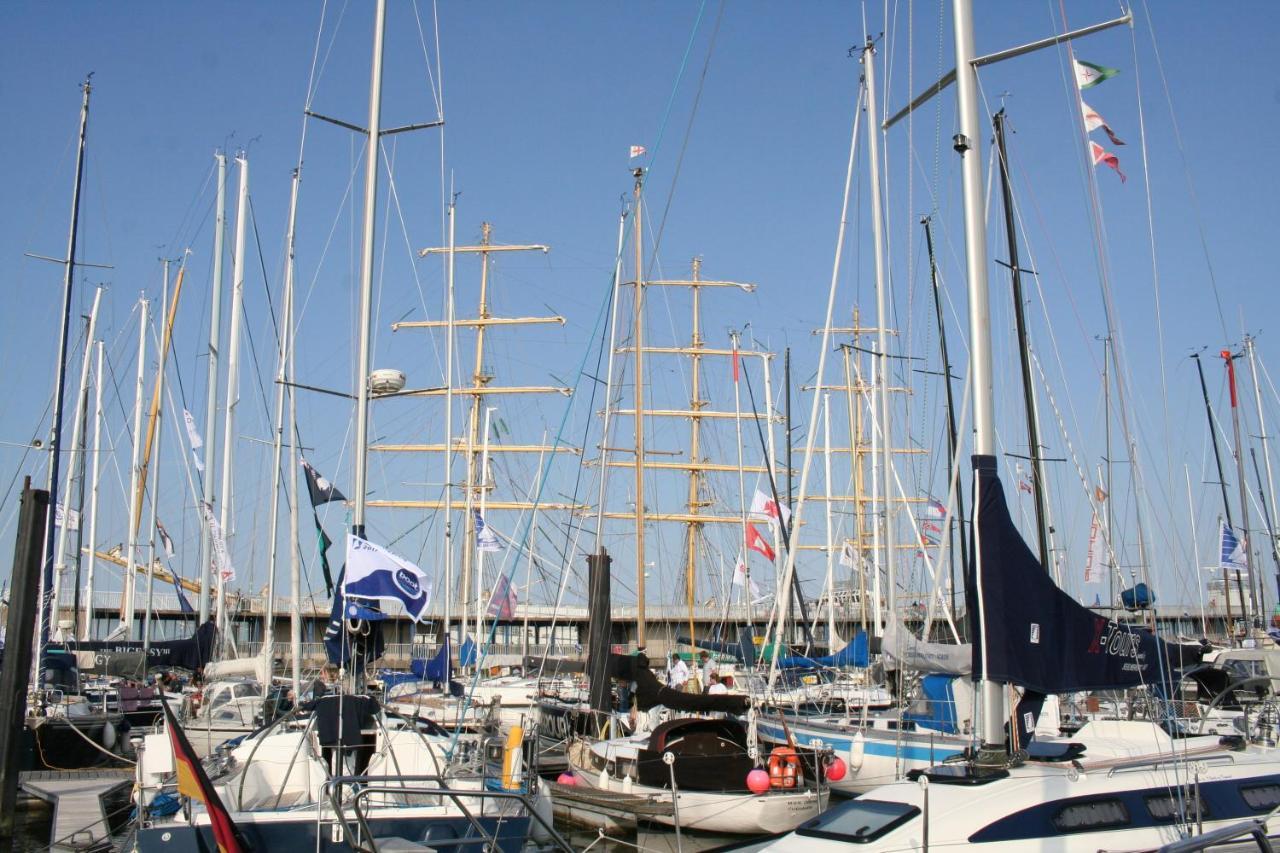 ホテル Havenkoje クックスハーフェン エクステリア 写真